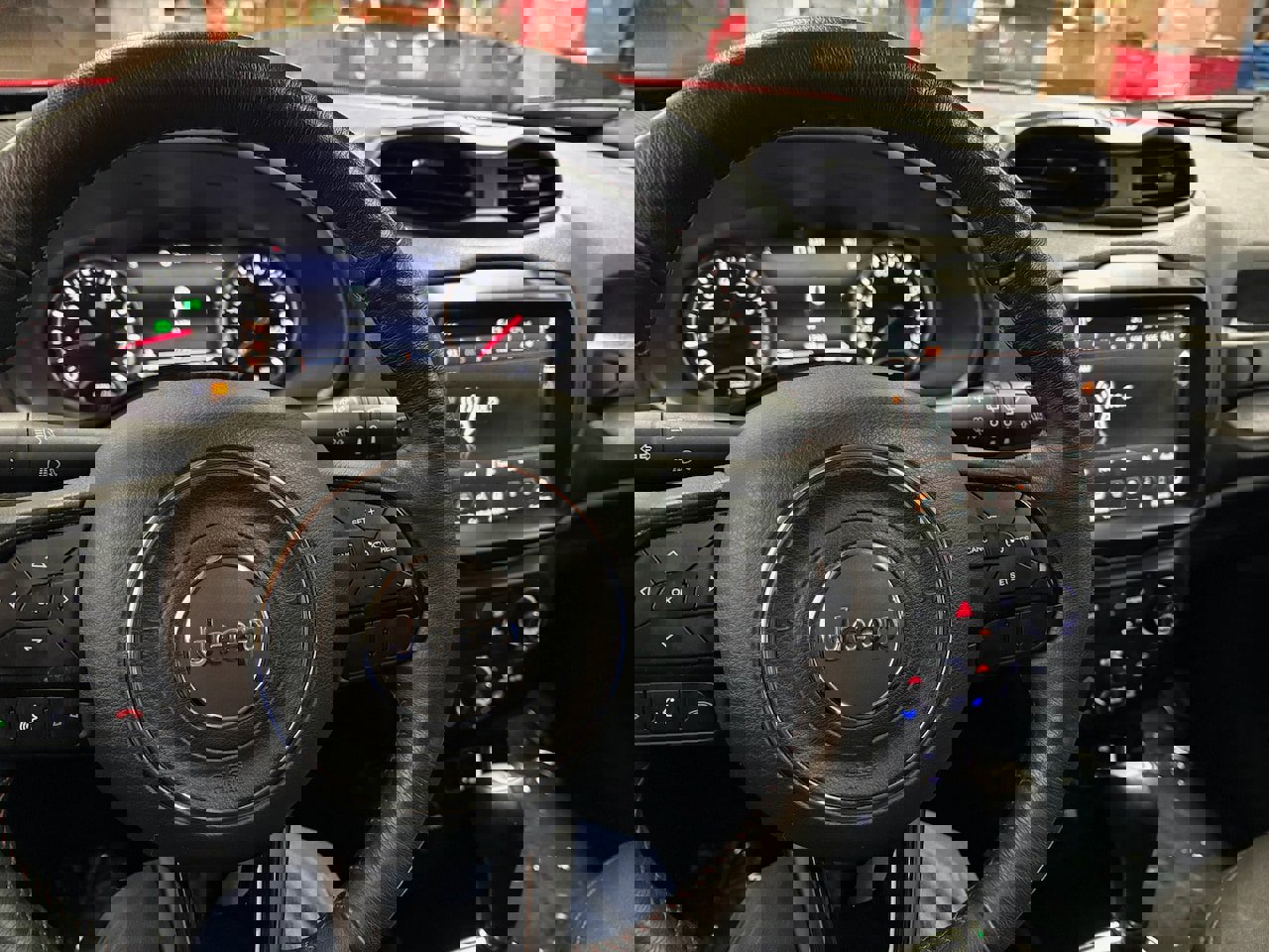 Used 2022 Jeep Renegade Latitude w/ Sun/Sound Group image 2