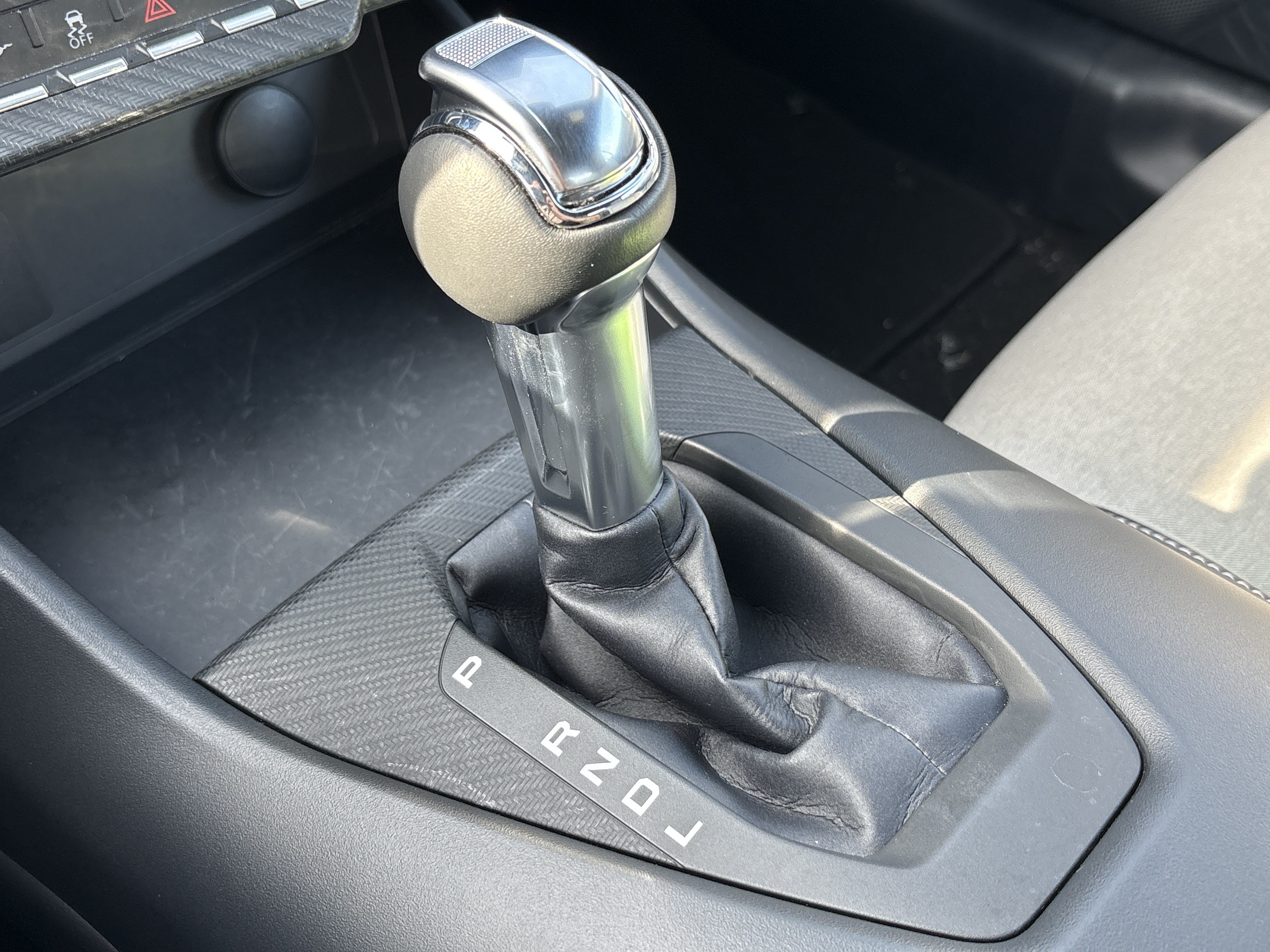 Used 2024 Ford Mustang Convertible RWD image 25