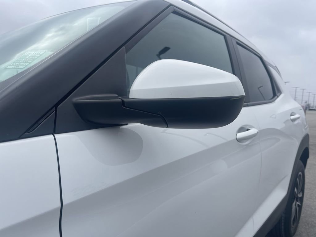 Used 2025 Chevrolet TrailBlazer LT image 11