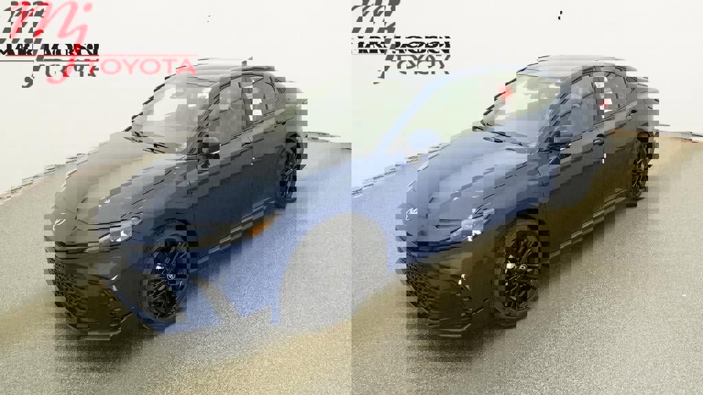 New 2026 Toyota Camry SE image 1