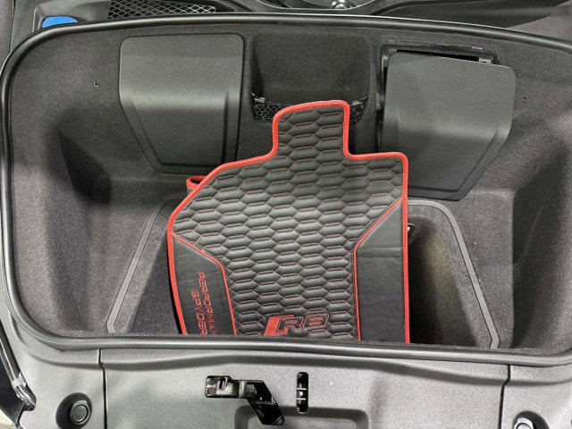 Used 2017 Audi R8 V10 w/ Carbon Exterior Package image 58