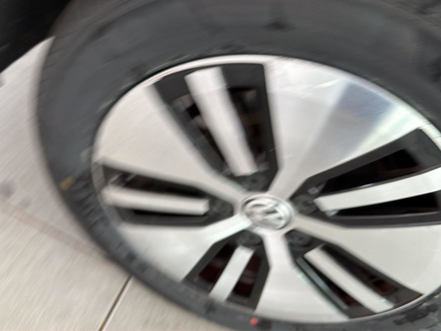 Used 2019 Volkswagen e-Golf SE w/ Driver Assistance Package image 18