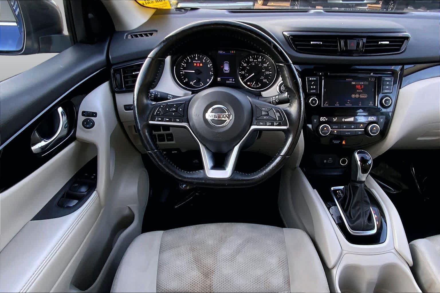 Used 2022 Nissan Rogue Sport SV FWD image 6