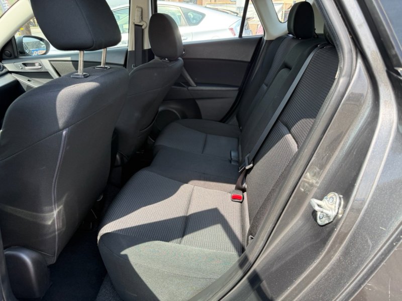 Used 2013 MAZDA MAZDA3 i Touring FWD image 17