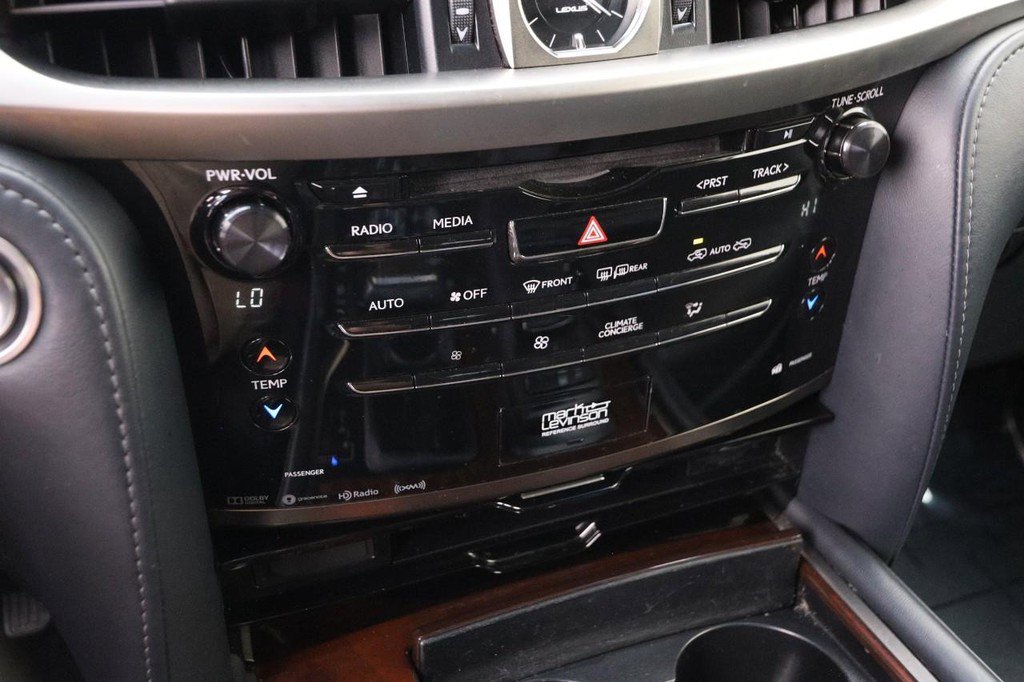 Used 2019 Lexus LX 570 4WD w/ Luxury Package image 23