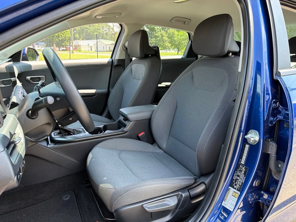 Certified 2025 Kia K4 FWD image 18