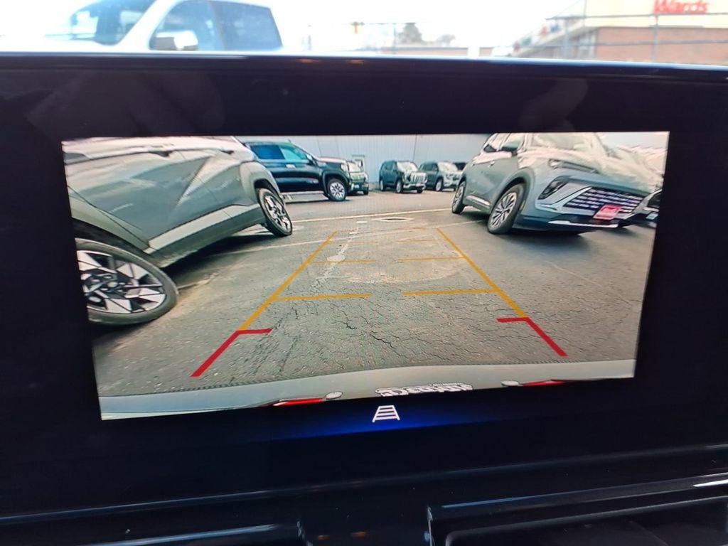 Used 2024 Chevrolet TrailBlazer RS w/ Convenience Package image 9