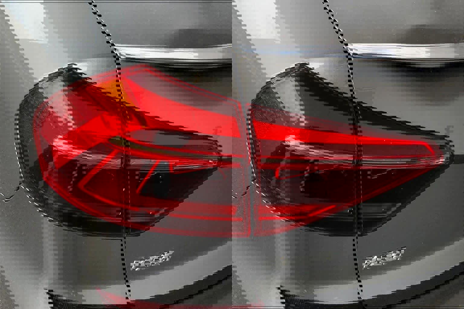 Used 2018 Volkswagen Passat 2.0T R-Line image 27