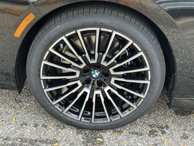 New 2027 BMW 740i xDrive w/ Executive Package AWD/4WD image 7
