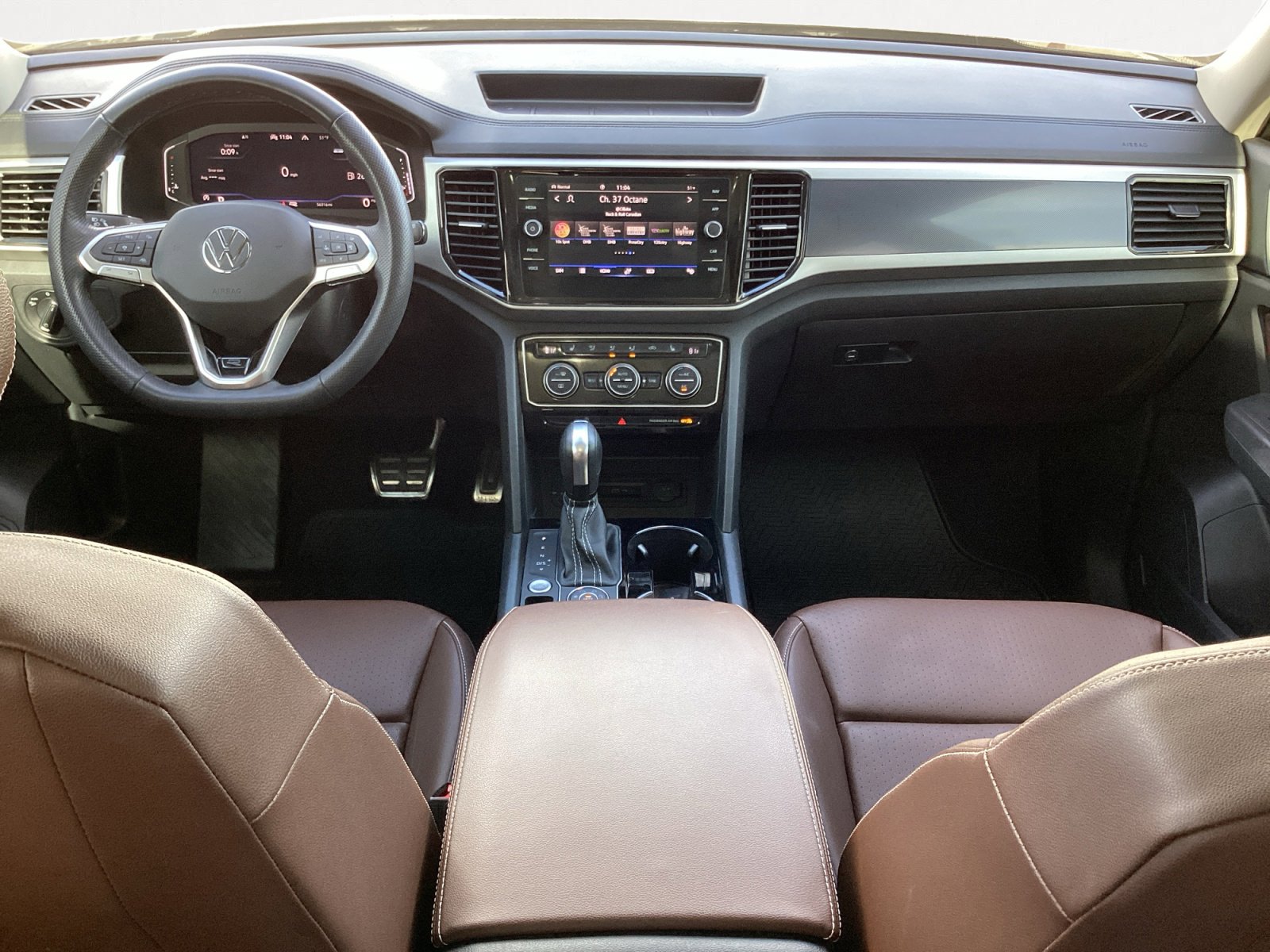 Used 2023 Volkswagen Atlas SEL R-Line image 4