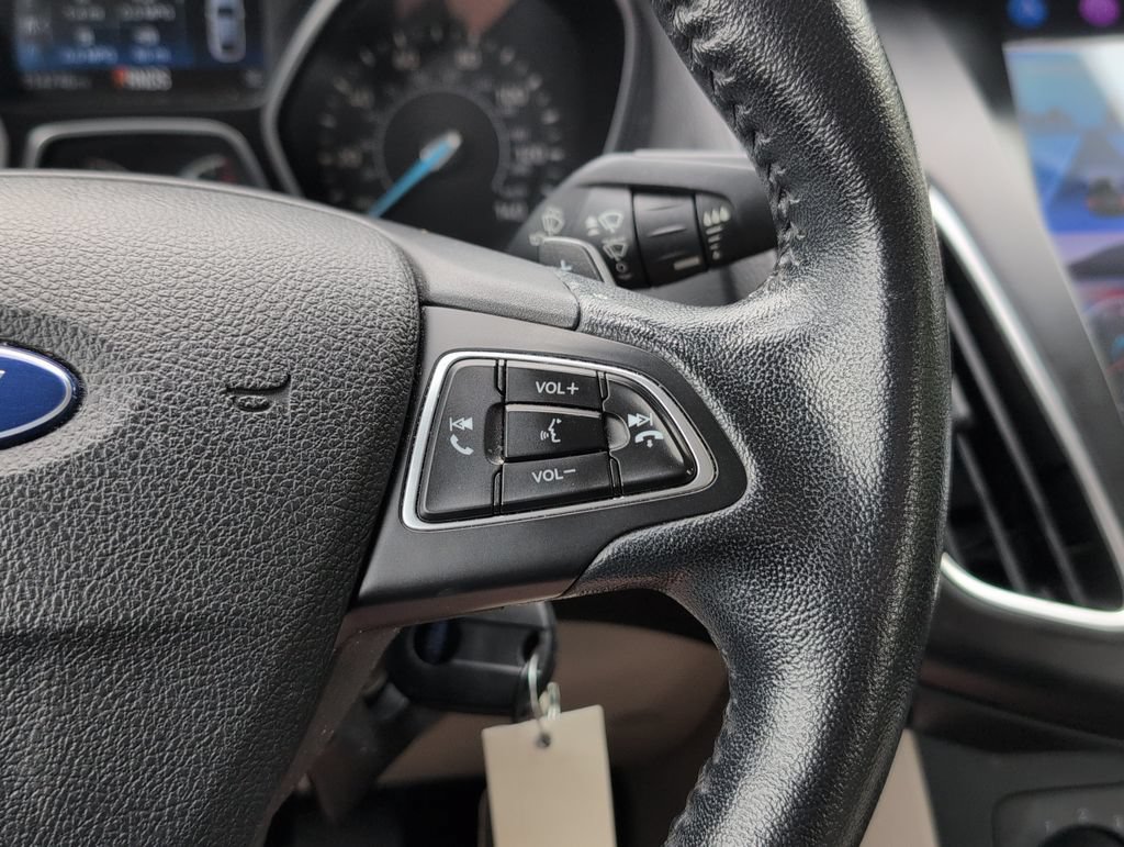 Used 2016 Ford Focus SE w/ SE Sport Package FWD image 14