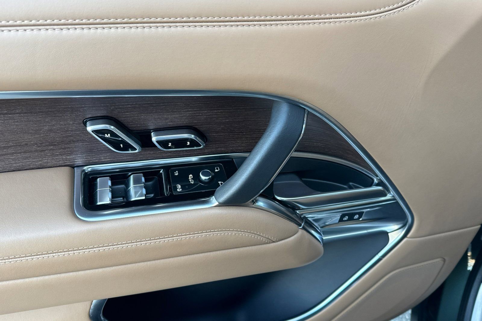 Certified 2023 Land Rover Range Rover Long Wheelbase SE image 10