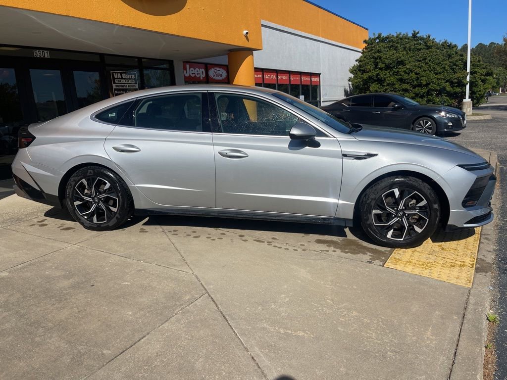 Used 2025 Hyundai Sonata SEL FWD image 3