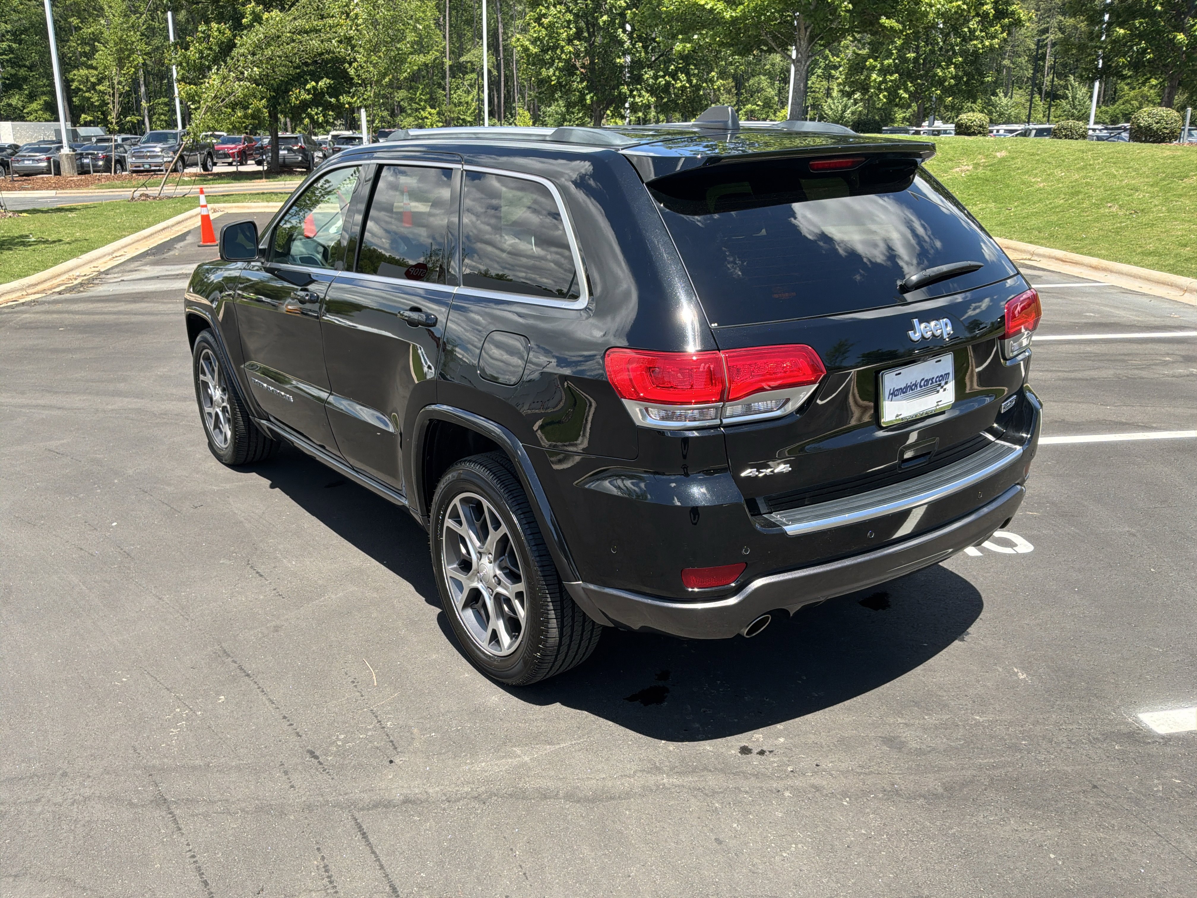 Used 2018 Jeep Grand Cherokee Limited AWD/4WD image 8