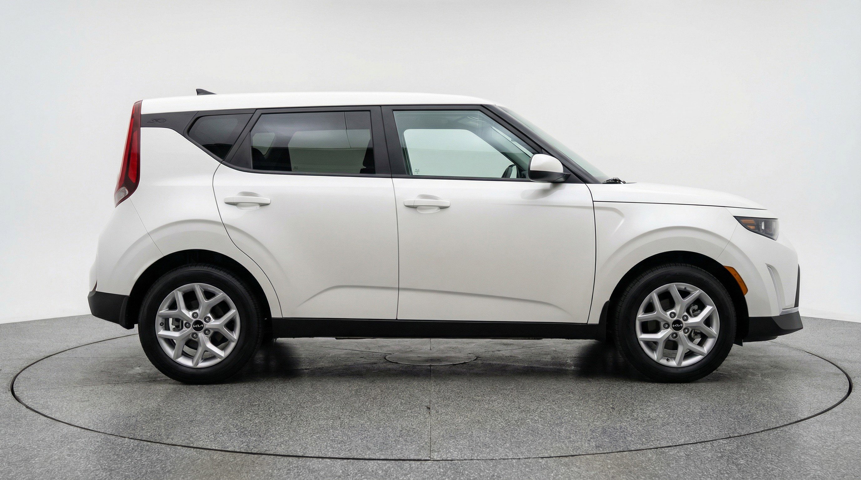 Used 2025 Kia Soul LX w/ LX Technology Package image 11