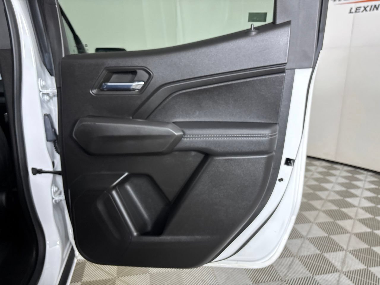 Used 2023 Chevrolet Colorado LT w/ LT Convenience Package II AWD/4WD image 26