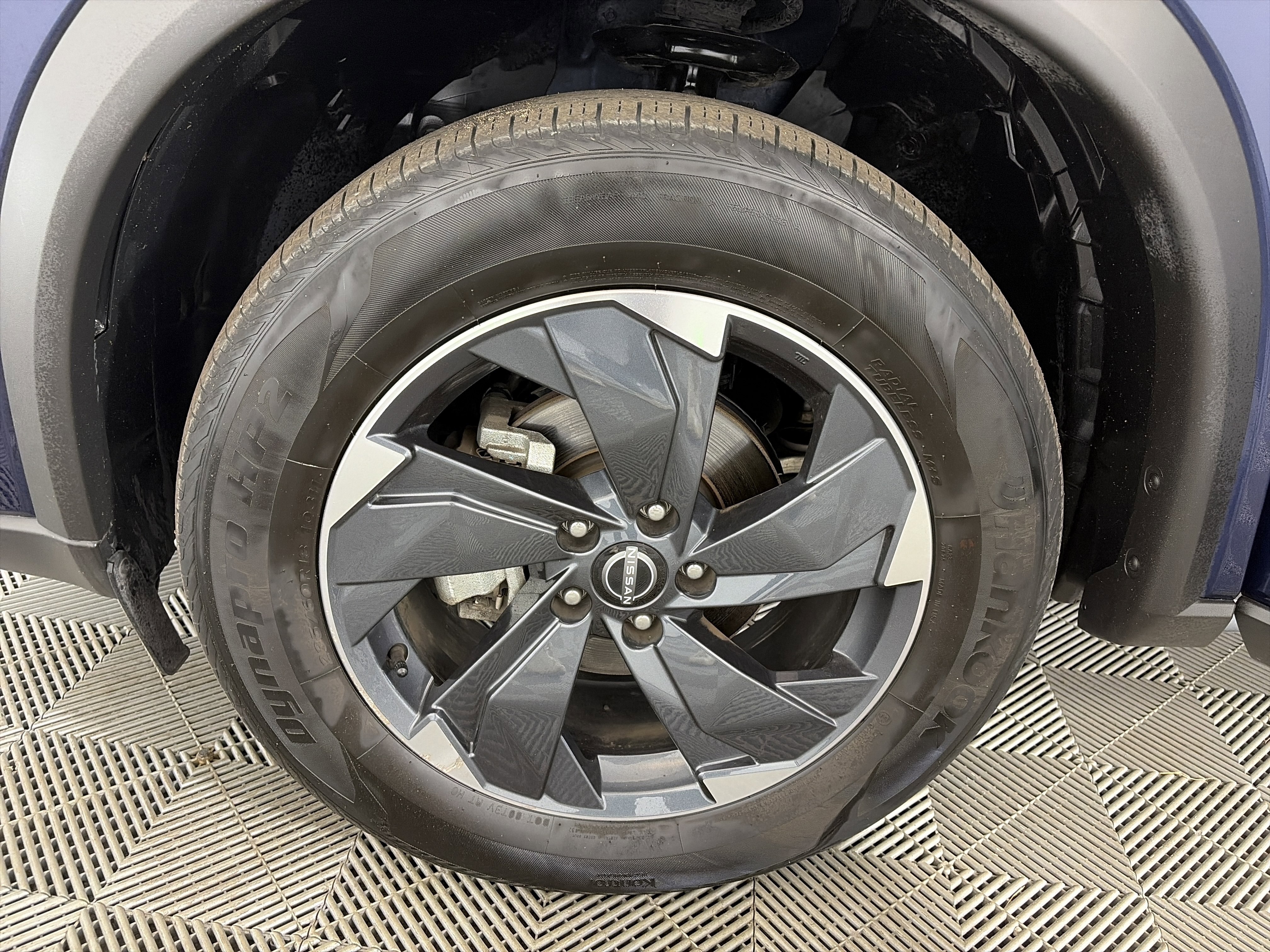 Used 2024 Nissan Rogue SV image 13