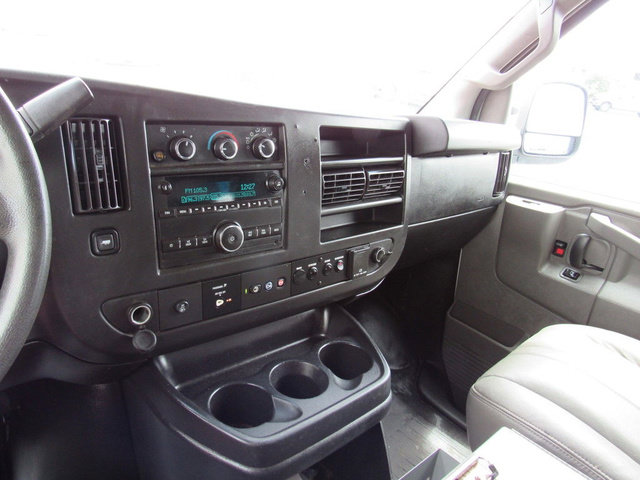 Used 2018 Chevrolet Express 2500 w/ Driver Convenience Package RWD image 31