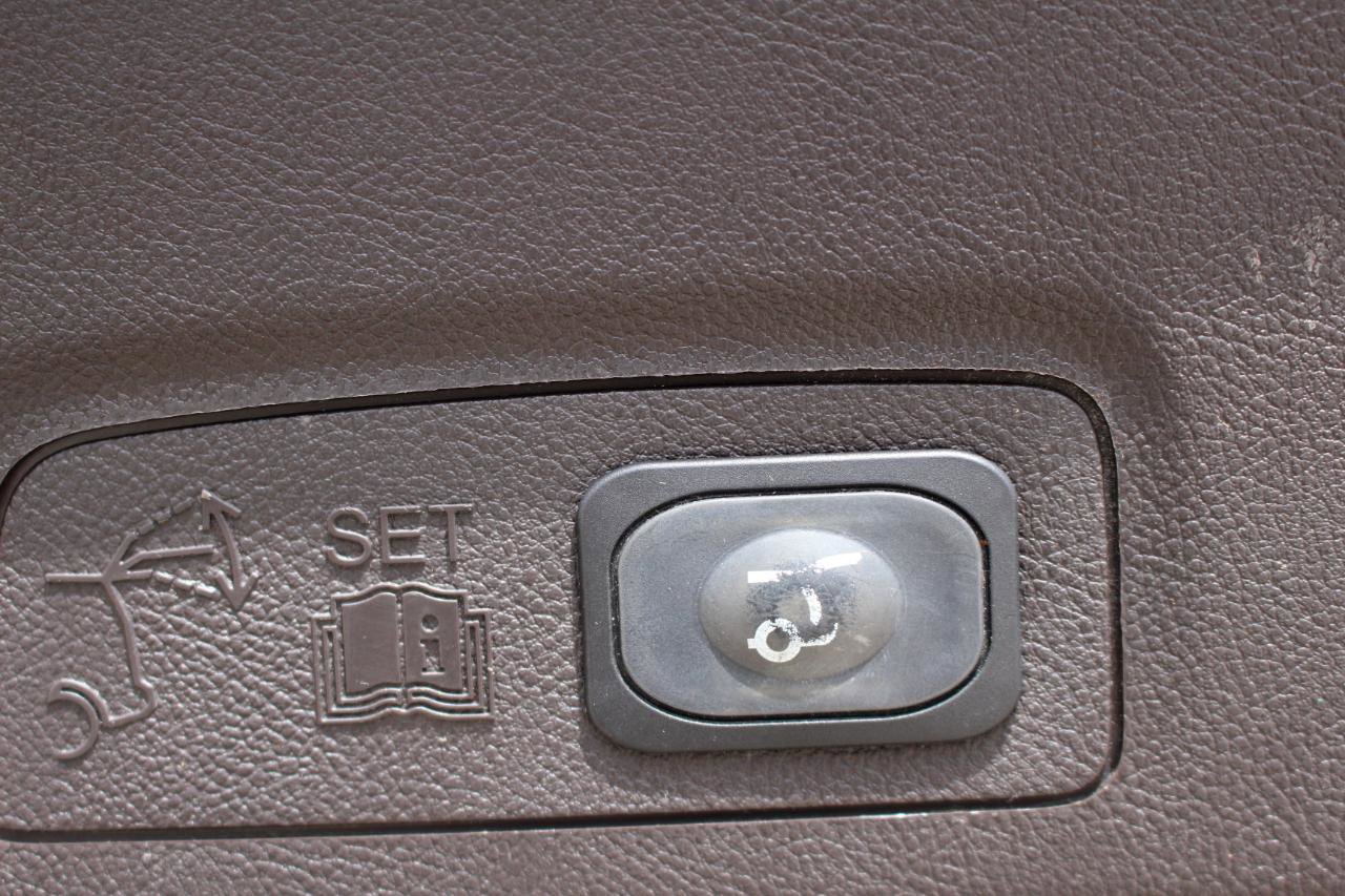 Used 2018 Lincoln MKC Premiere image 39