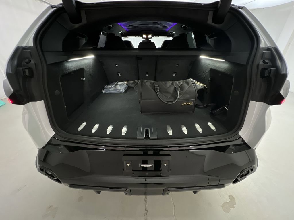 New 2023 BMW XM image 27