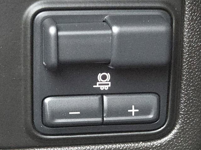 Used 2021 Chevrolet Tahoe Premier w/ Premium Package image 16