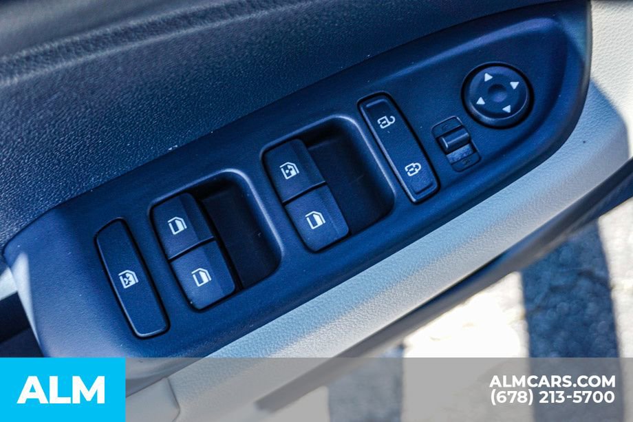 Used 2024 Hyundai Venue Limited image 49