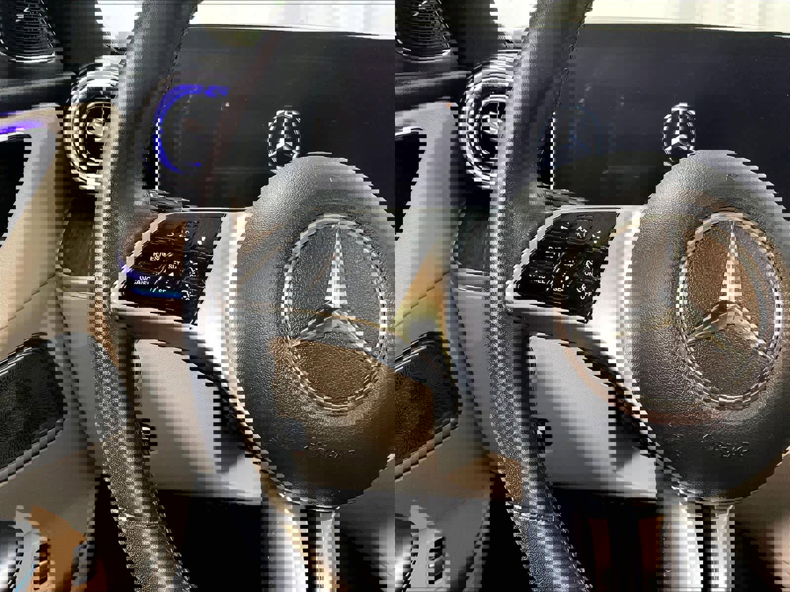 Used 2022 Mercedes-Benz C 300 4MATIC Sedan image 23