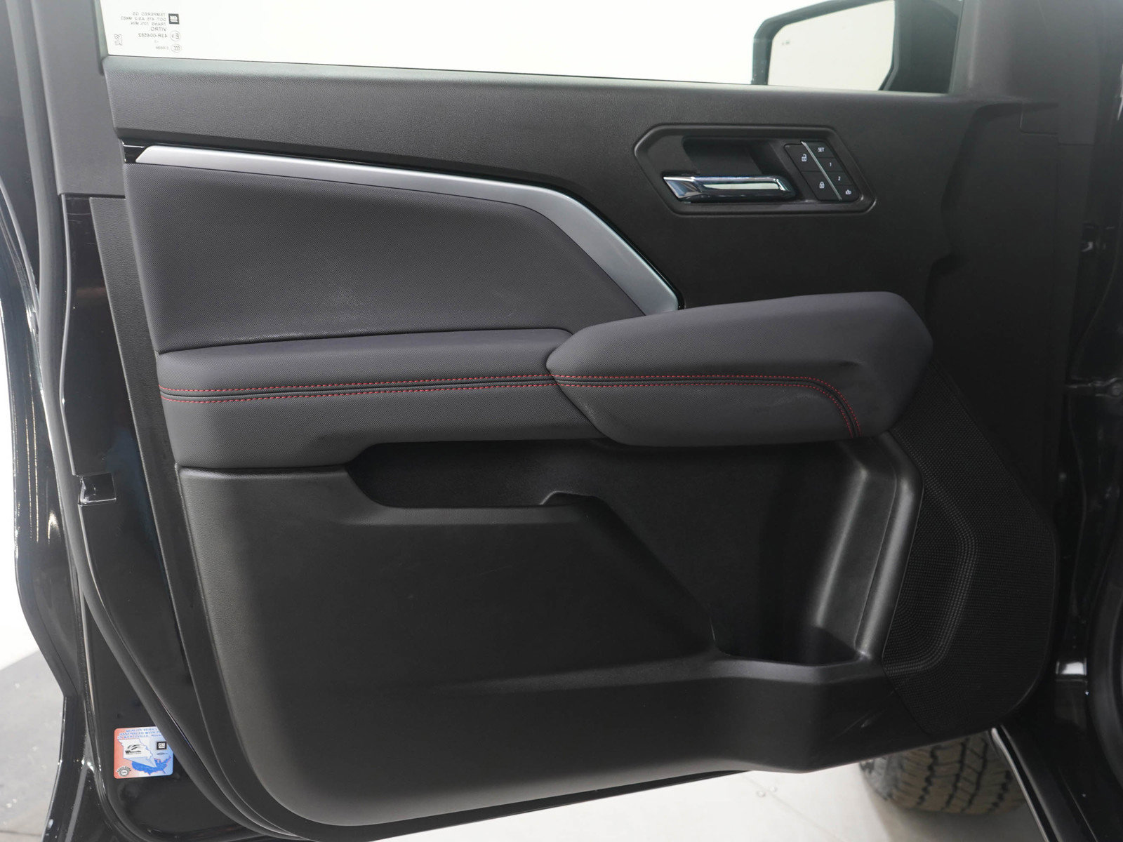 Used 2025 Chevrolet Colorado Z71 w/ Z71 Convenience Package 2 image 19