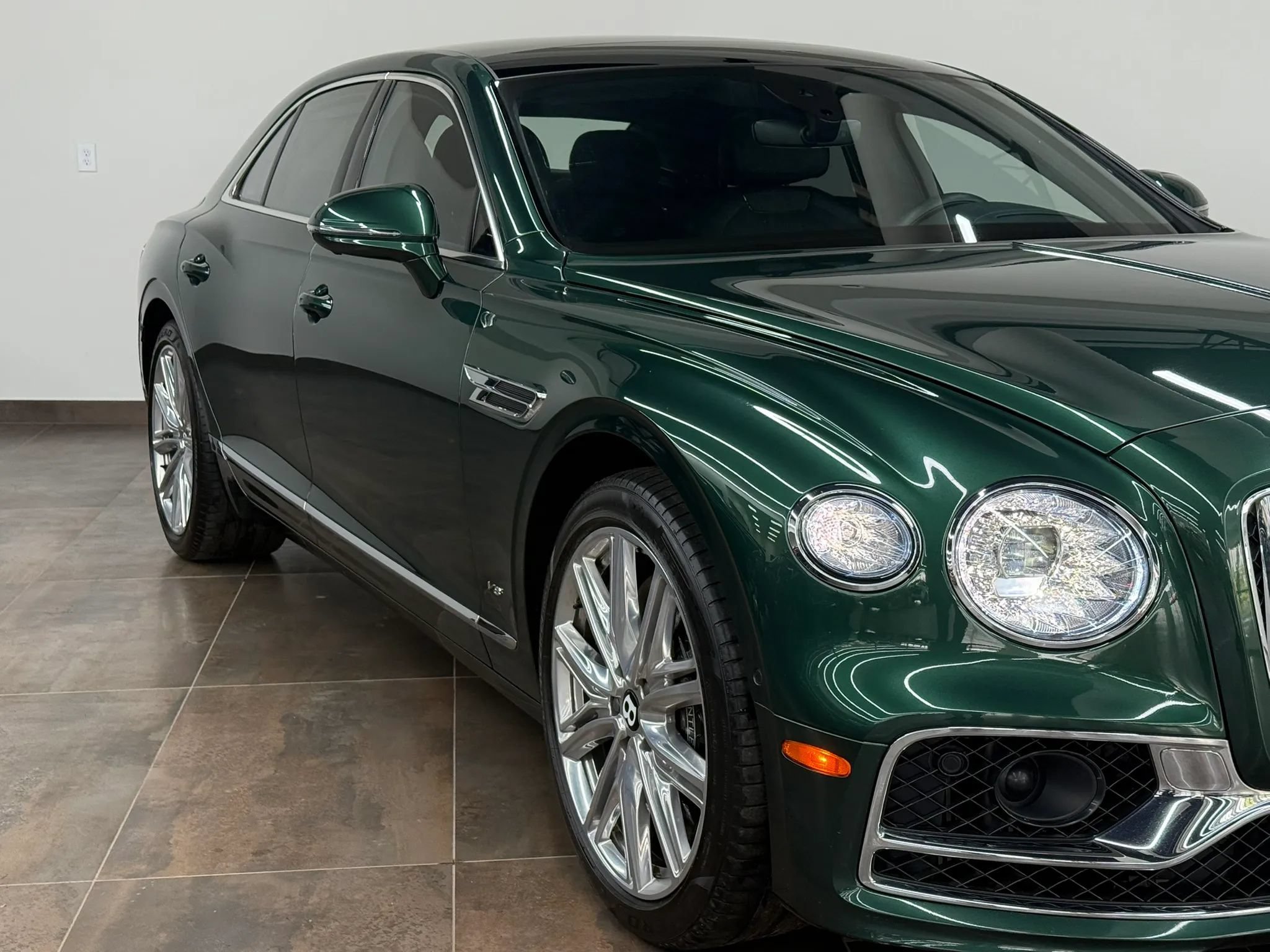 Used 2022 Bentley Flying Spur V8 AWD/4WD image 29