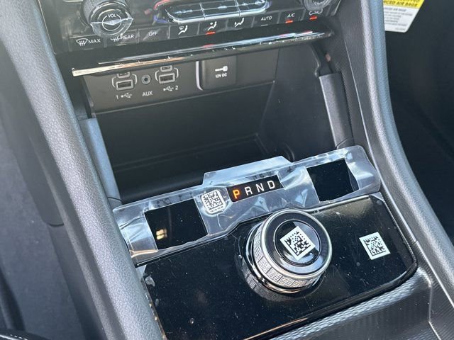 New 2025 Jeep Grand Cherokee Limited w/ Black Appearance Package image 27