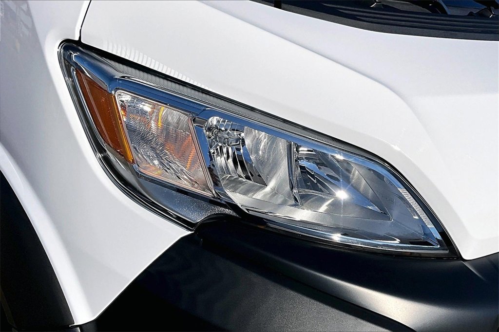 Used 2024 RAM ProMaster 2500 w/ Convenience Group image 27