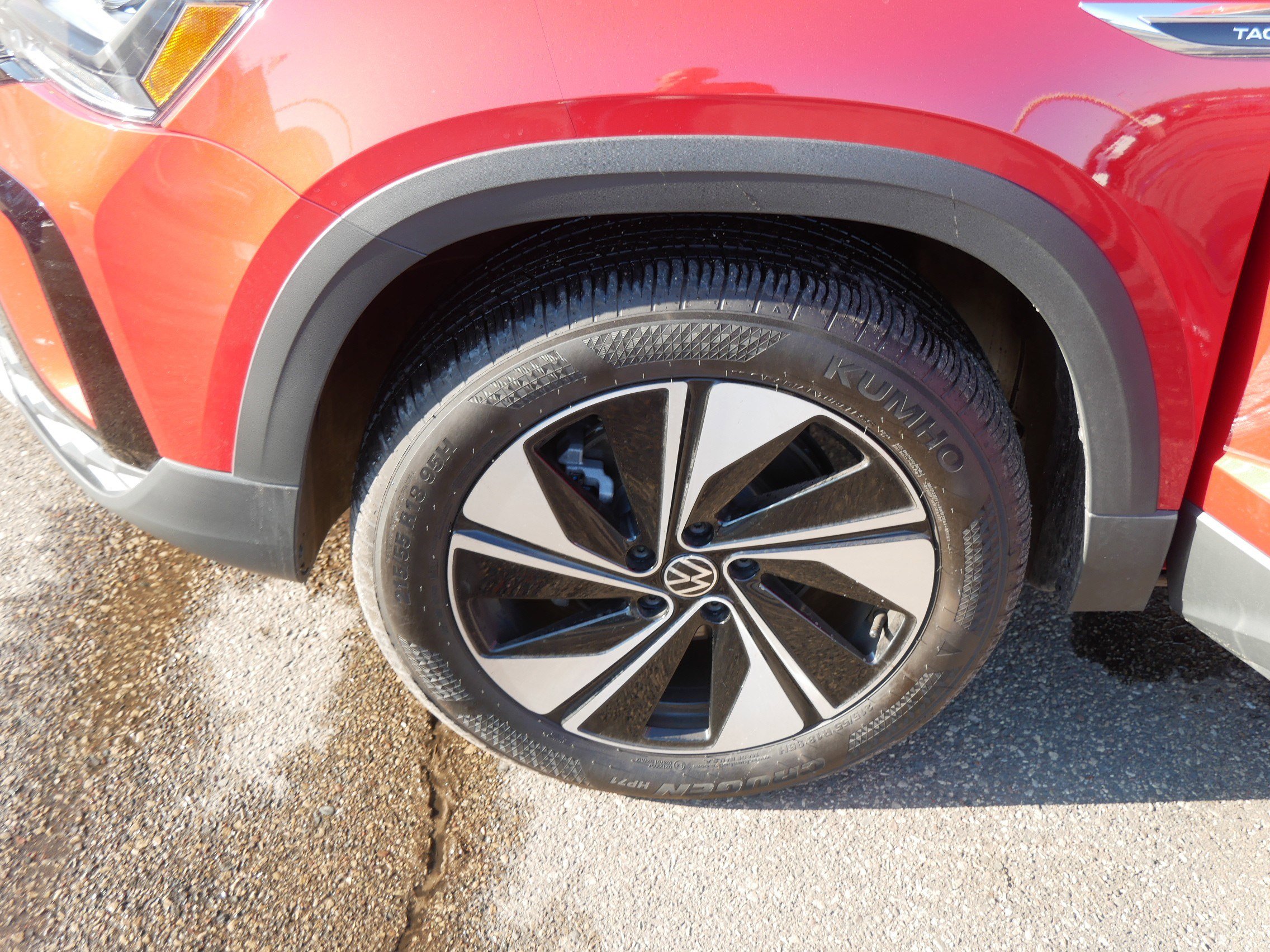 Used 2024 Volkswagen Taos SE image 15