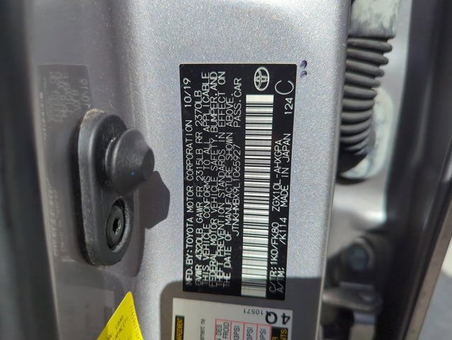 Used 2020 Toyota C-HR XLE FWD image 29