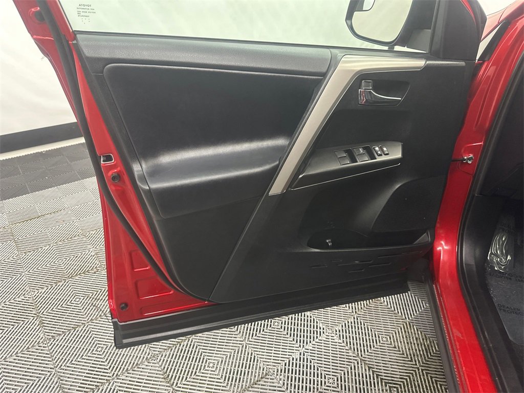 Used 2017 Toyota RAV4 XLE image 11