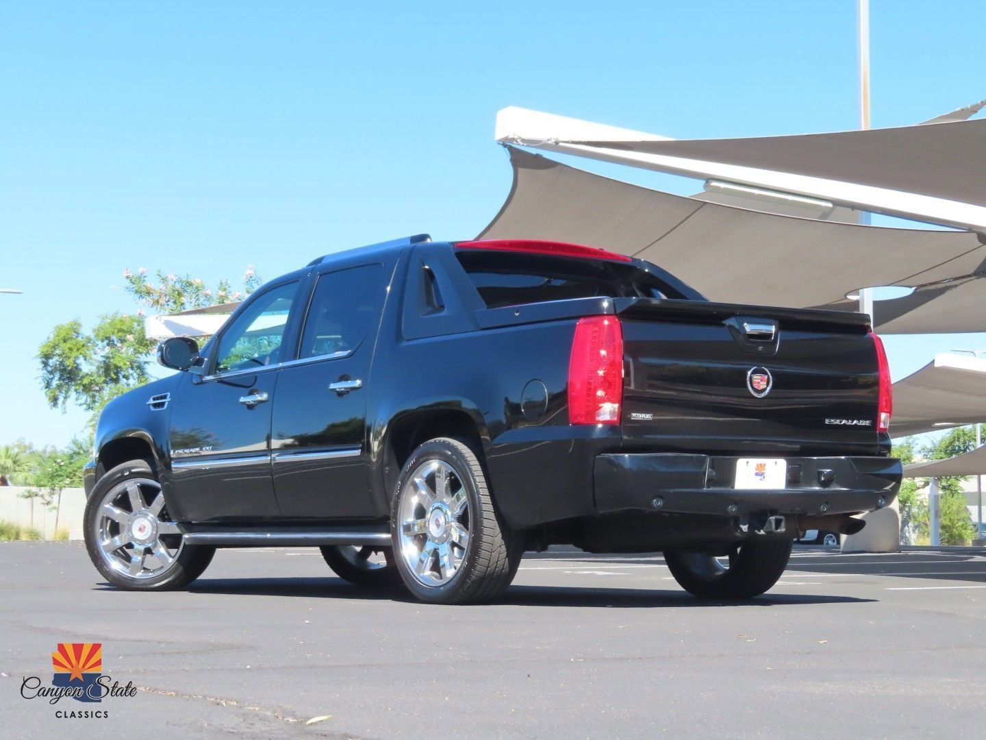Used 2009 Cadillac Escalade EXT image 2