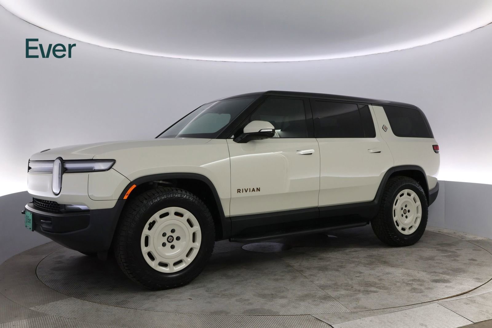 Used 2025 Rivian R1S Adventure AWD/4WD image 18