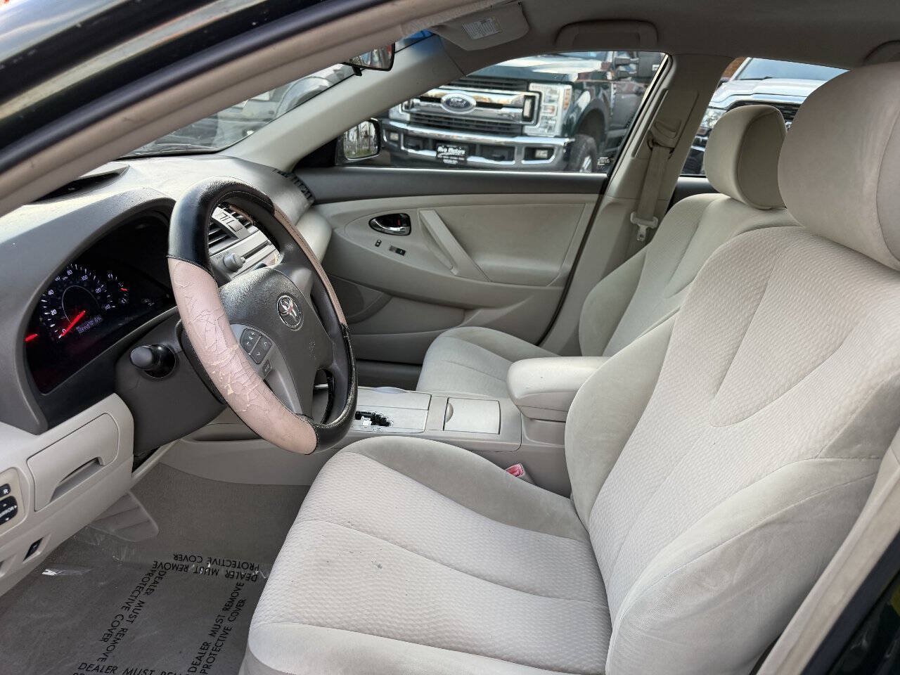 Used 2011 Toyota Camry LE FWD image 22