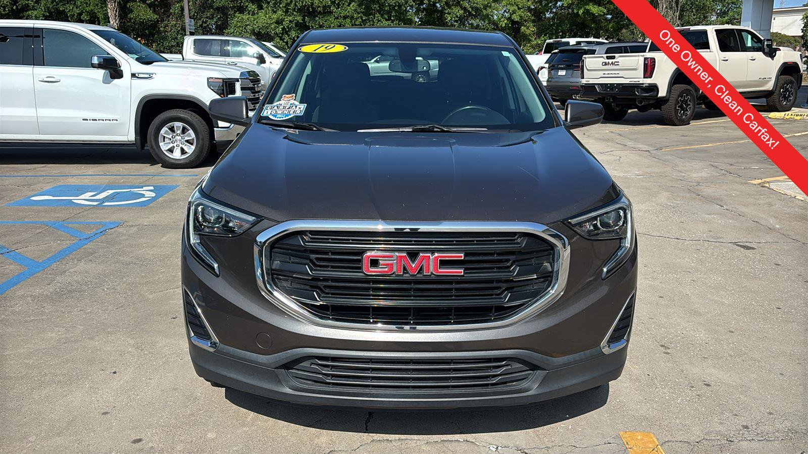 Used 2019 GMC Terrain SLE w/ LPO, Floor Liner Package FWD image 2
