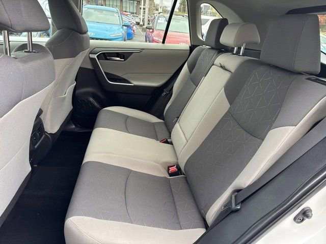 Used 2022 Toyota RAV4 XLE image 6