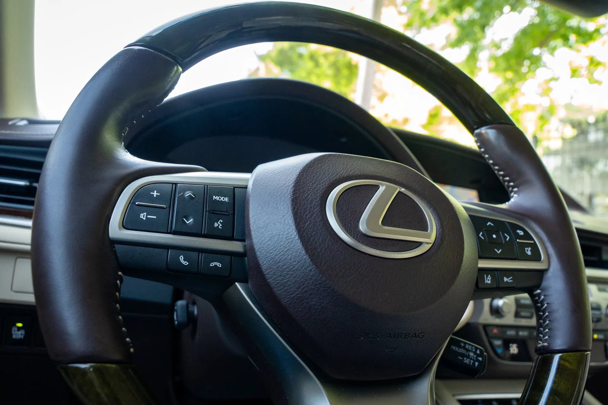 Used 2017 Lexus ES 350 w/ Luxury Package FWD image 29