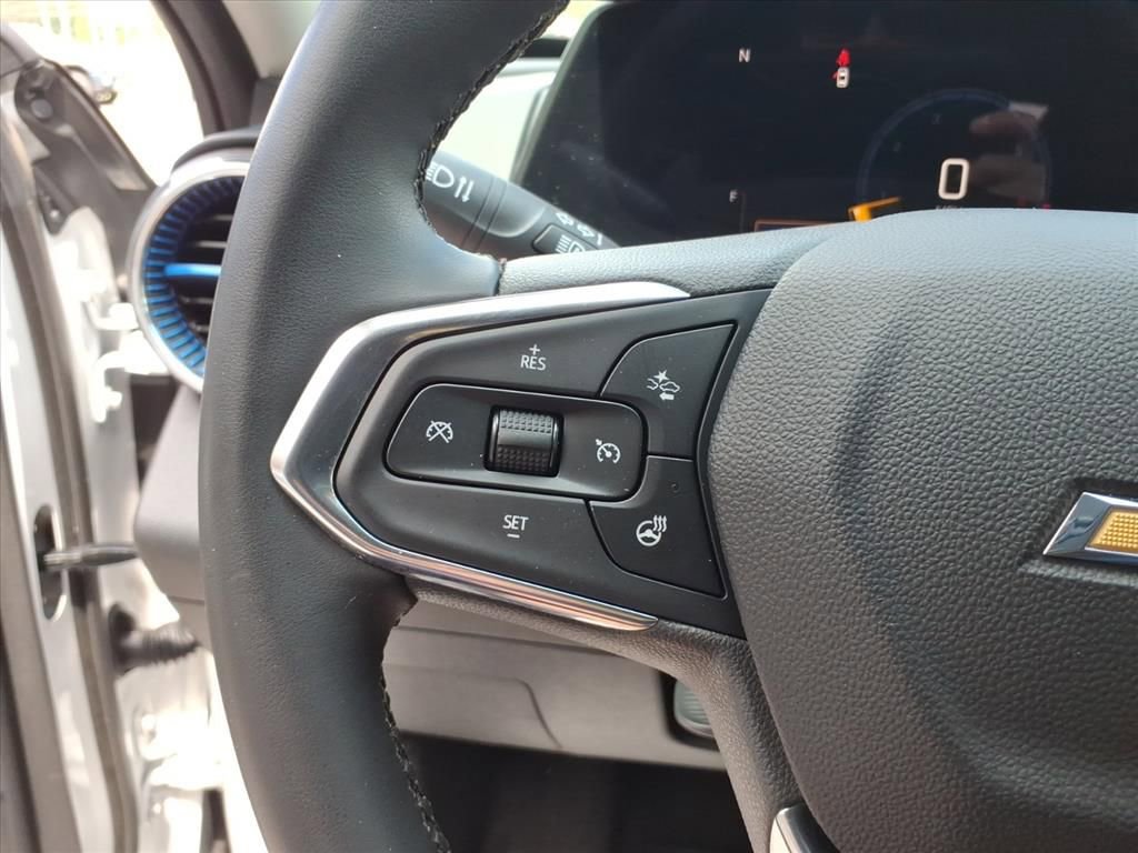 Used 2024 Chevrolet Trax LT w/ Driver Confidence Package FWD image 21