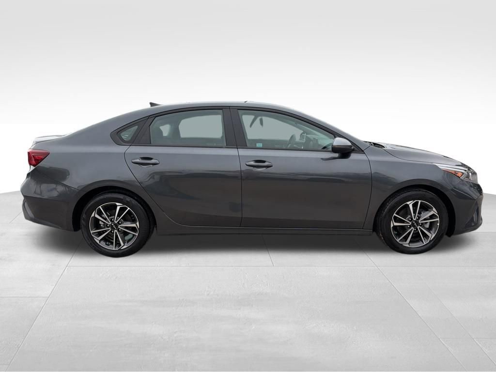 Used 2023 Kia Forte LXS w/ LXS Technology Package image 7