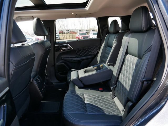 Used 2024 Mitsubishi Outlander SEL AWD/4WD image 10