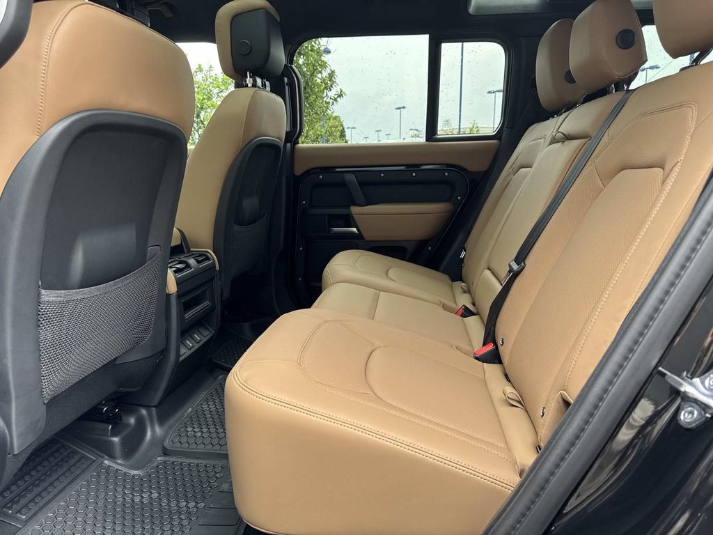 New 2026 Land Rover Defender 110 X-Dynamic SE AWD/4WD image 13