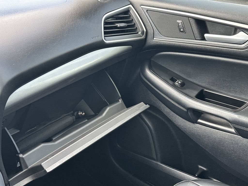 Used 2019 Ford Edge SEL w/ Equipment Group 201A FWD image 33