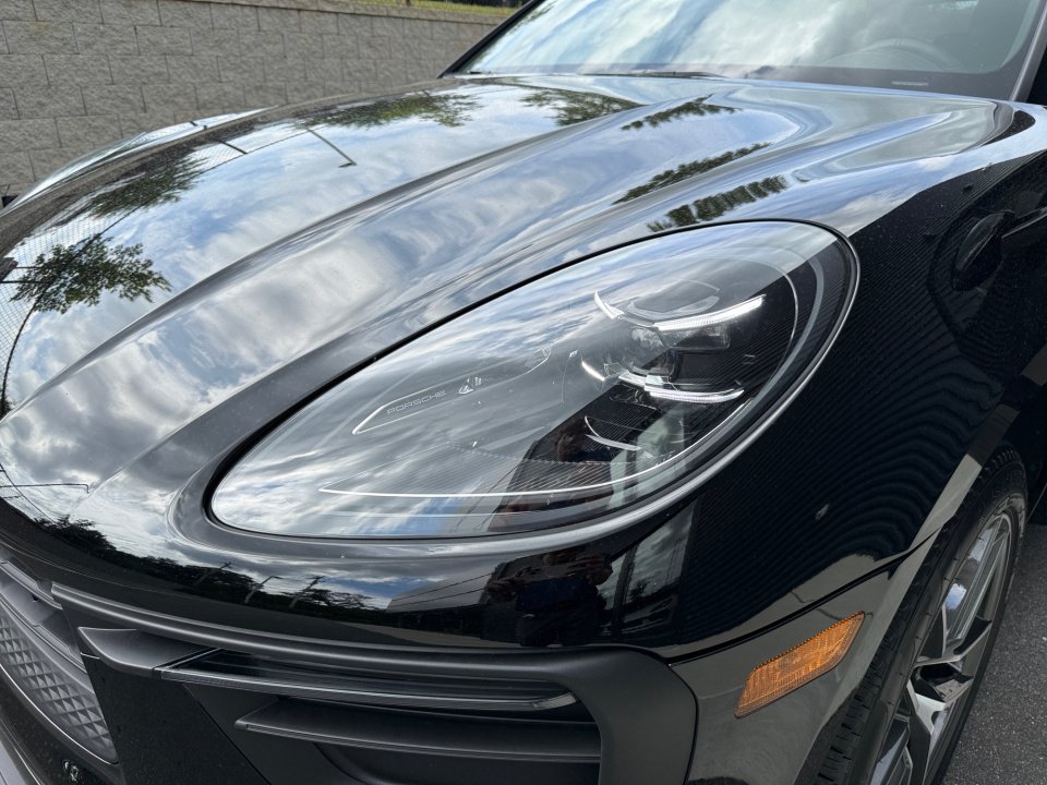 Certified 2026 Porsche Macan AWD/4WD image 13