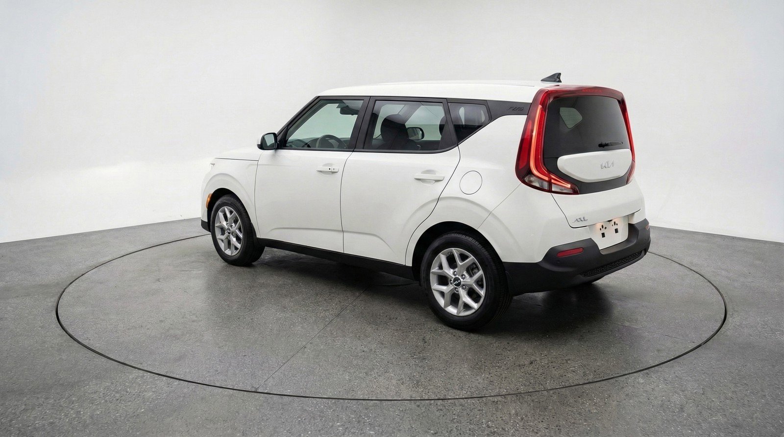 Used 2025 Kia Soul LX w/ LX Technology Package FWD image 6