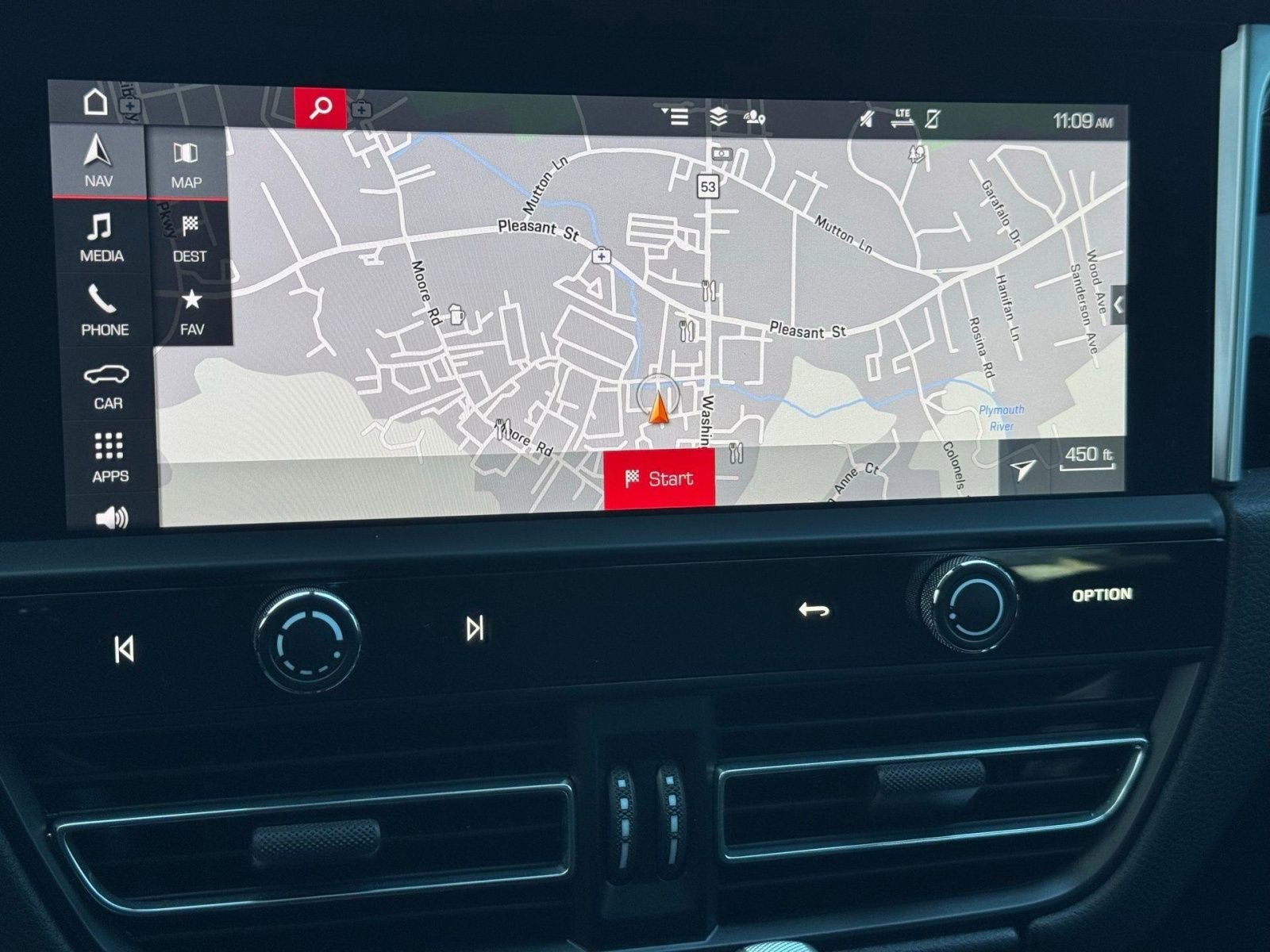 Used 2023 Porsche Macan image 22