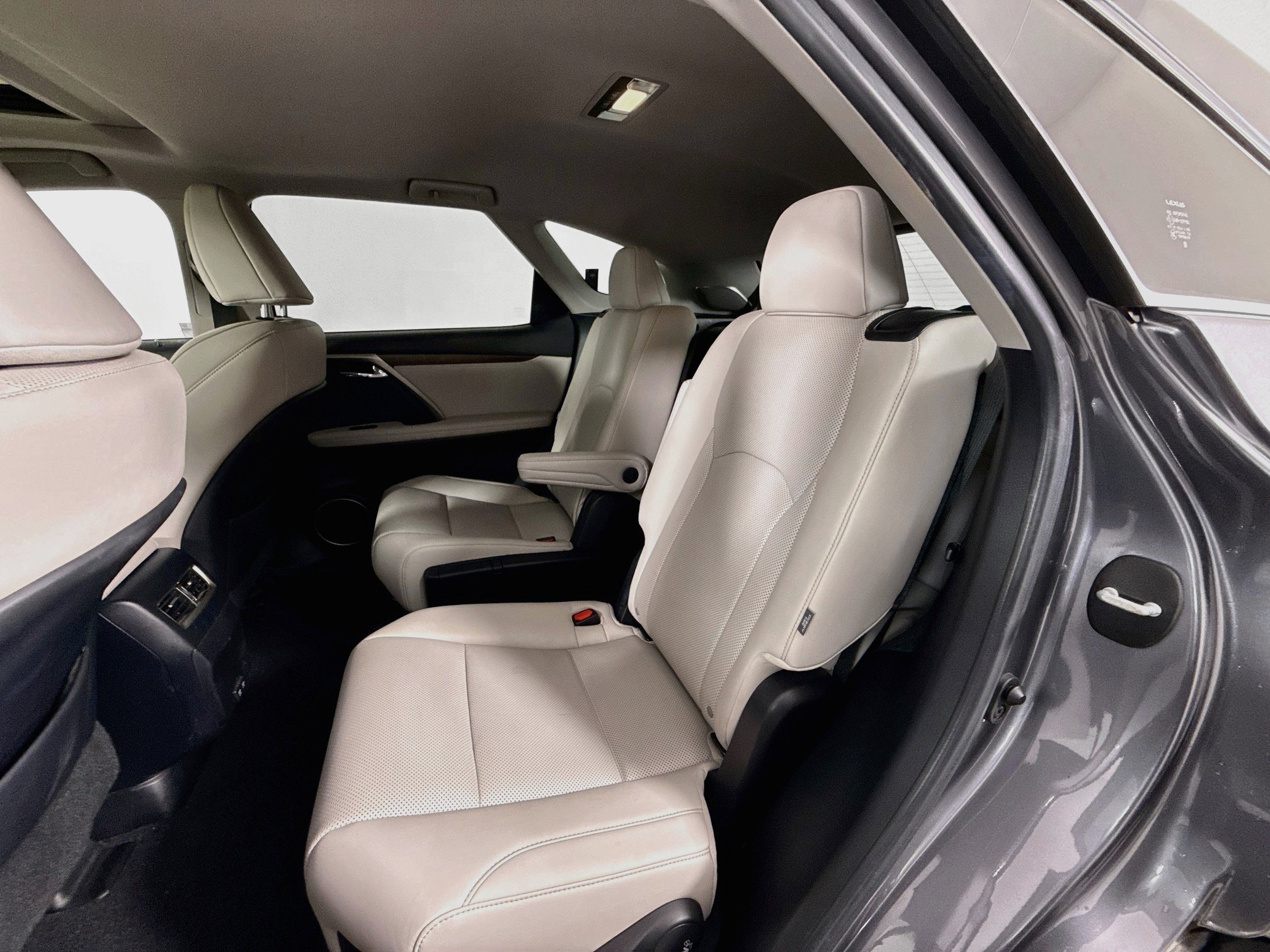 Used 2020 Lexus RX 350L Premium w/ Premium Package AWD/4WD image 23