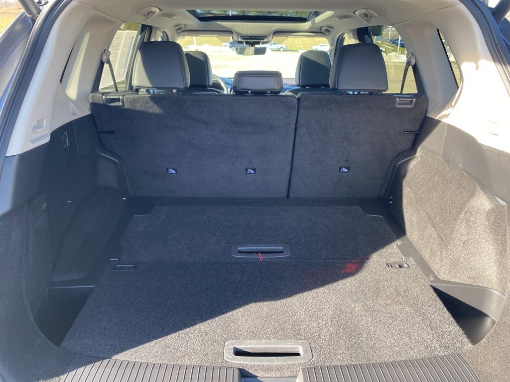 Used 2023 Nissan Rogue SL image 17